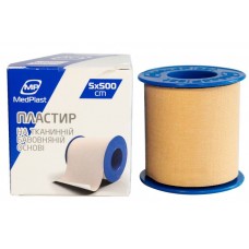 Пластир на котушці MedPlast тканий тілесний 5смх5м у пластиковій котушці